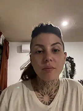 Izy_cute_ live sex cam