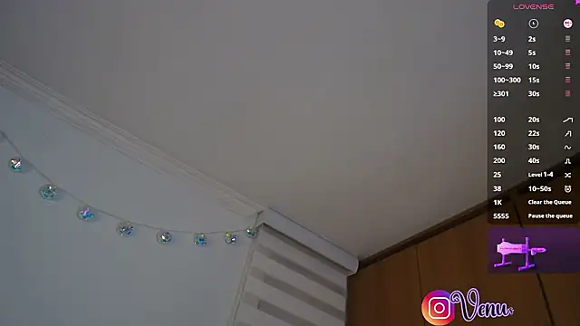 venusleroy_'s cam snapshot