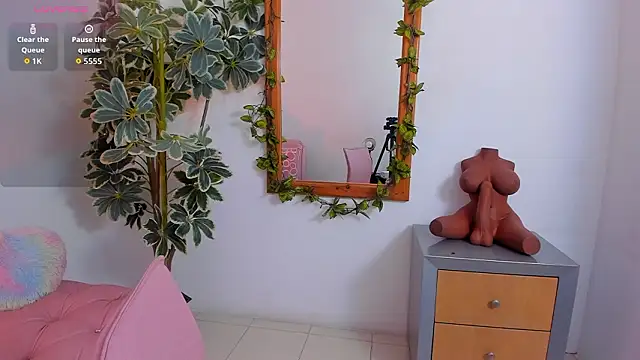 SaskiaGrendel live sex cam