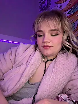 Cutiepiespanks's cam snapshot