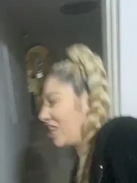 viktoria_davis_'s cam snapshot