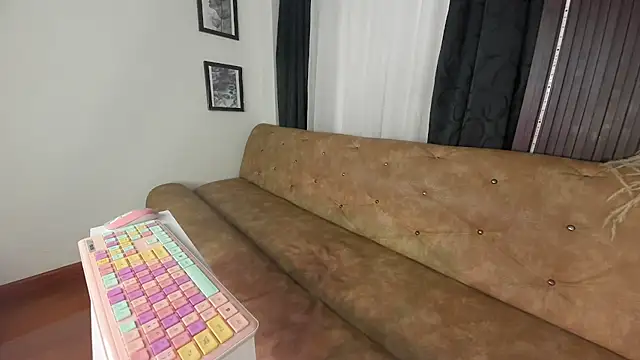 Aleja_miller1703's cam snapshot