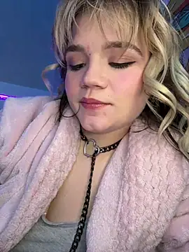 Cutiepiespanks's cam snapshot