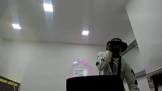 Rpoolrboy live sex cam