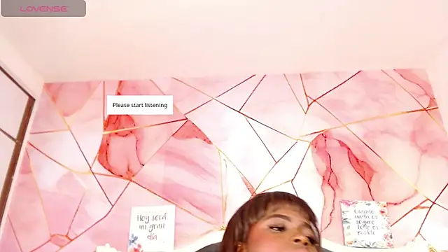 LindaBird live sex cam