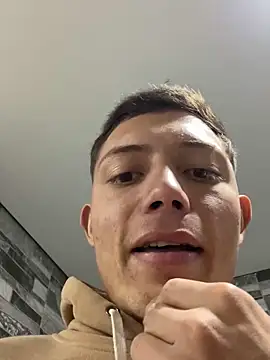 santiObrero live sex cam