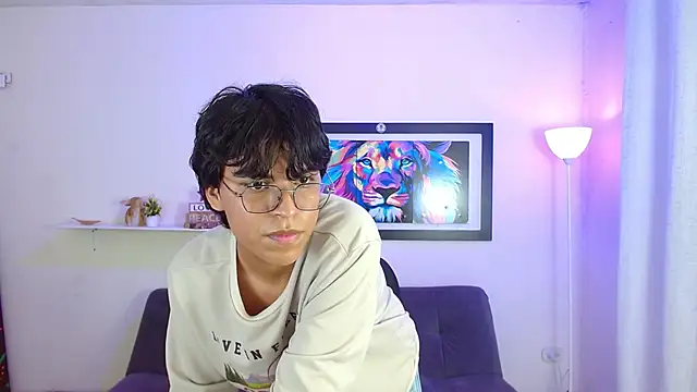 Maecum18 live sex cam