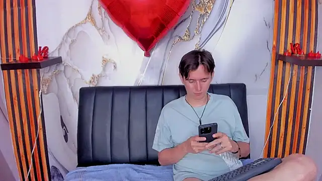 Ruby_and_Aaron live sex cam