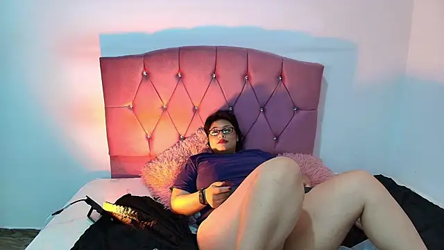 Angelic_17's cam snapshot