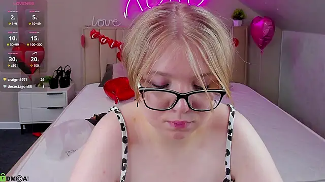 Lauraaa_Smith's cam snapshot