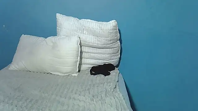 HotCaramela's cam snapshot