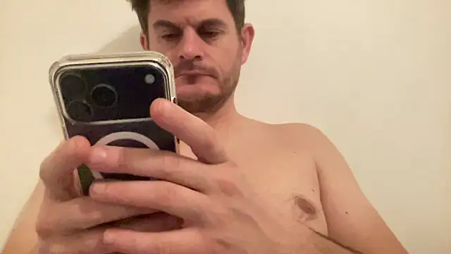 CHATOUBOY's cam snapshot