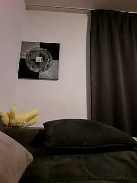 Mikaatoyboy's cam snapshot