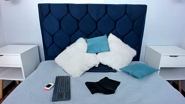 Annie_Thompson_'s cam snapshot