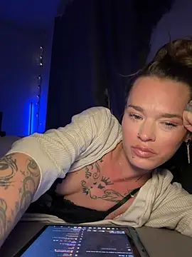 vinique99 live sex cam