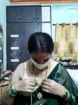 bhavyasri_55's cam snapshot