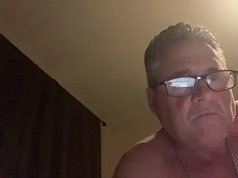 iwantutocum1X live sex cam