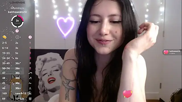 PlayfulApril's cam snapshot