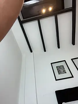 NaughtyNinnaXXX live sex cam