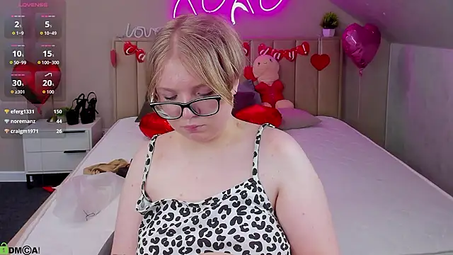 Lauraaa_Smith's cam snapshot