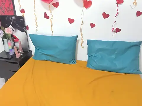 HornyRouse_'s cam snapshot