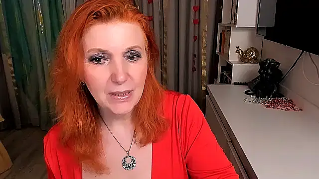 Almaz-Fire-Fox-One live sex cam