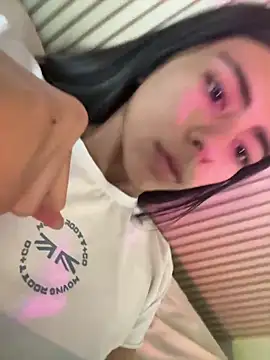 Lilybeeth live sex cam