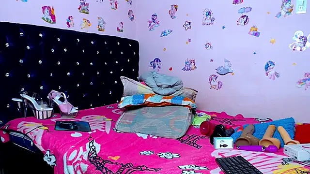 ShantalTsFox live sex cam