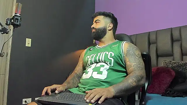 Lyon_vach live sex cam