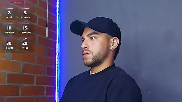 Leandro_valenzuela live sex cam