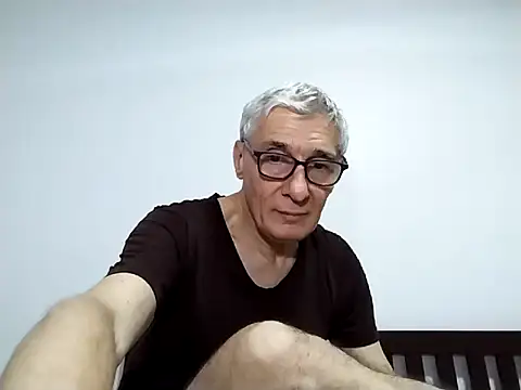 BIGUNCUTHARDCOCK live sex cam