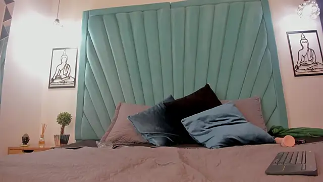 Mia_Reyesjs's cam snapshot