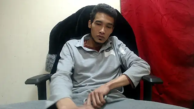 Calientes96 live sex cam