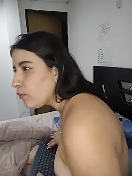 mialorents's cam snapshot