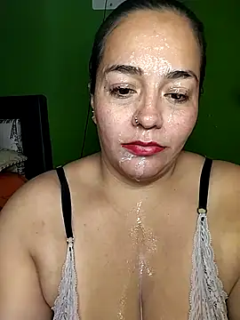 emily_sweet13's cam snapshot