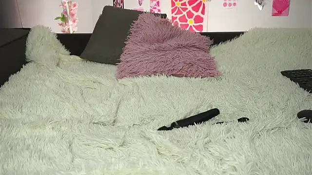 AmiLewis live sex cam