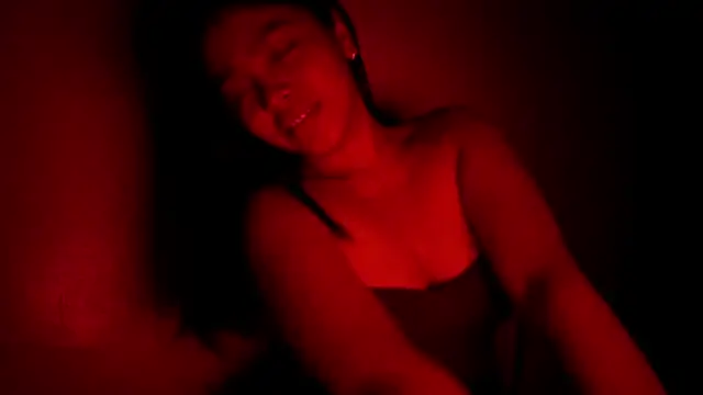 LinnieTieu's cam snapshot