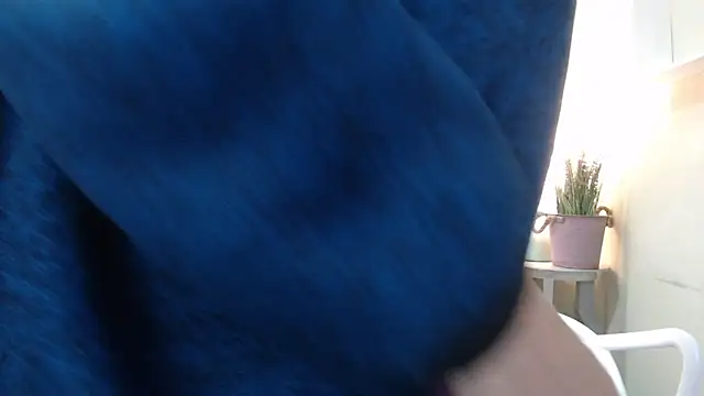 CurlyDani's cam snapshot