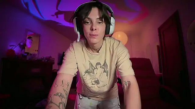 GennaJames live sex cam