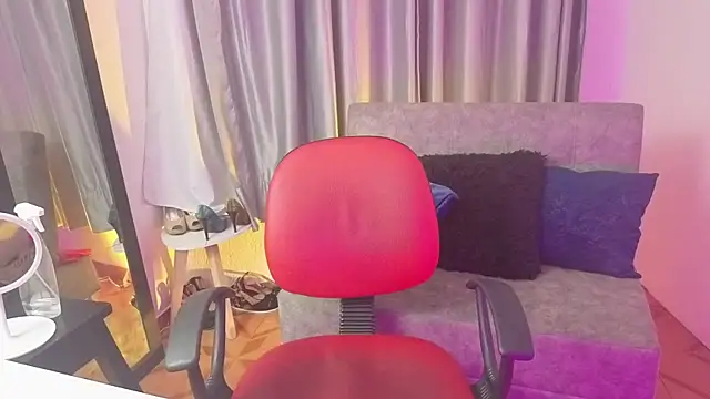 TiinaJonus_'s cam snapshot