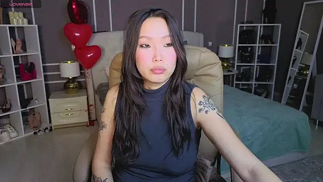 ElinaMotion live sex cam