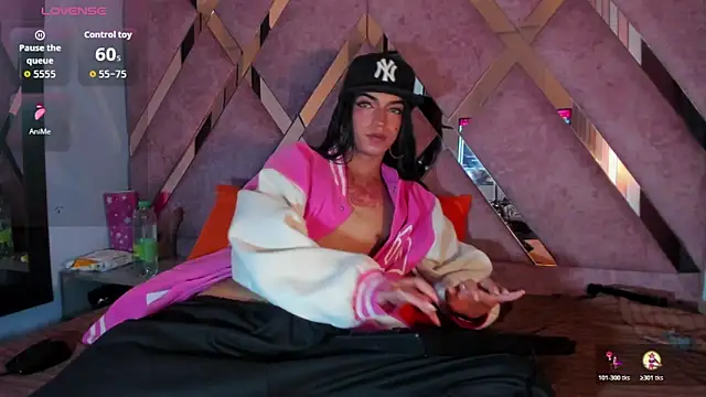 MeghanQueen__ live sex cam