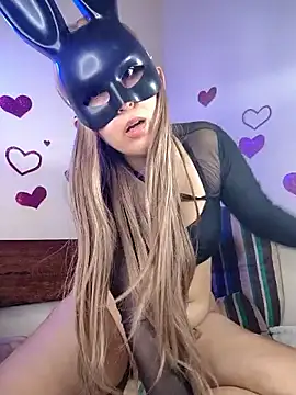 Queen-Bunny live sex cam