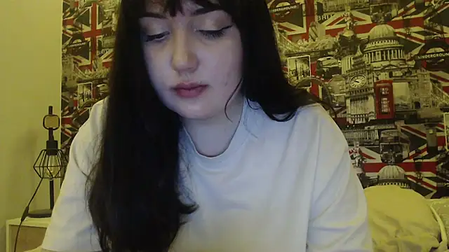 Lynylou live sex cam