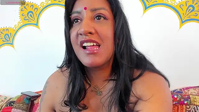 LadyNahir live sex cam