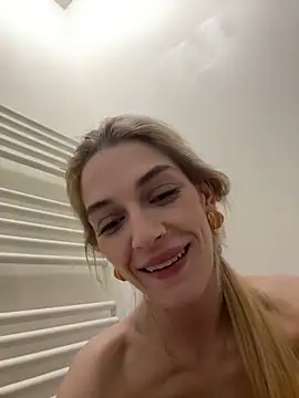 Bellalolahot live sex cam