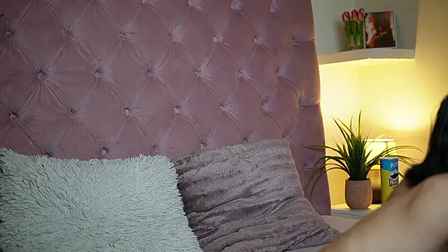 MaiaMini live sex cam