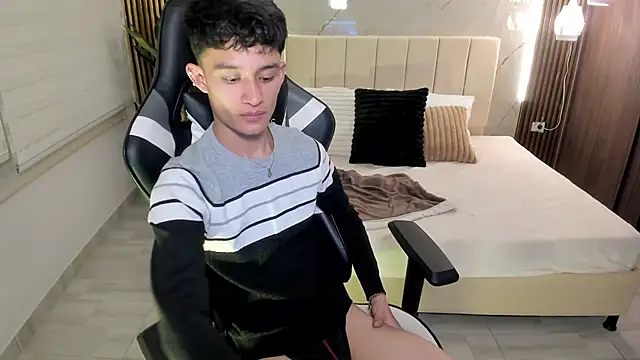 Patrick_Howland_'s cam snapshot