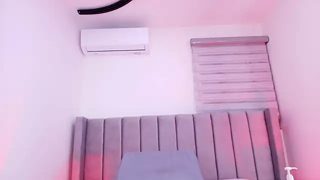 freyhasmith_'s cam snapshot