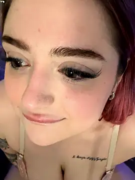 KellyMoors live sex cam